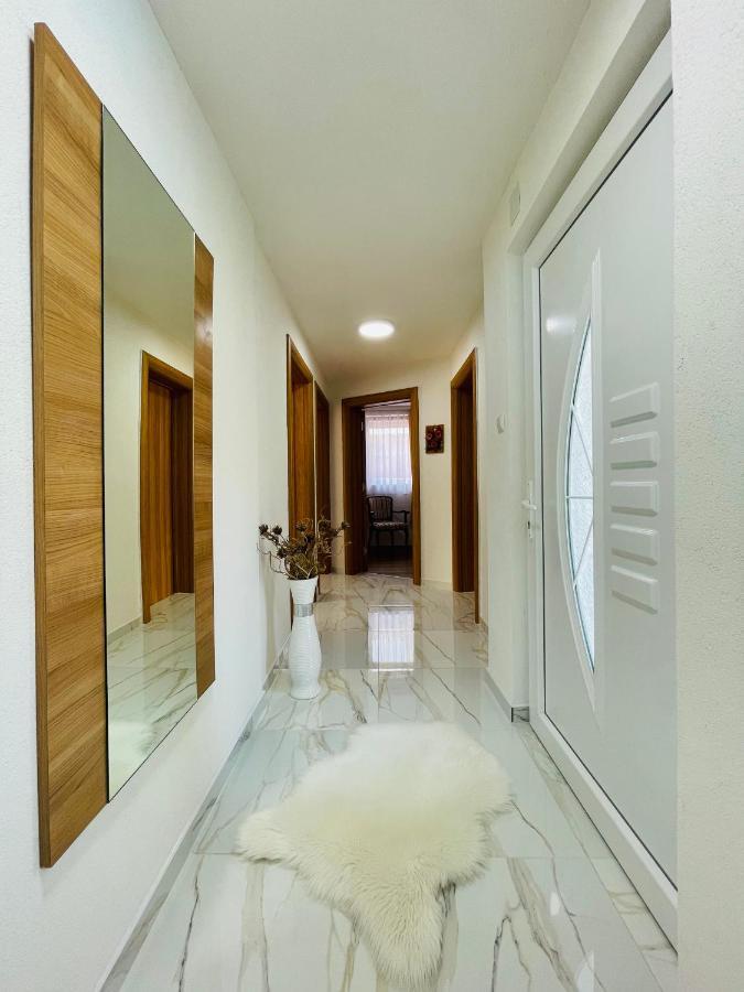 Crystal Racic Villa Bihac Ngoại thất bức ảnh