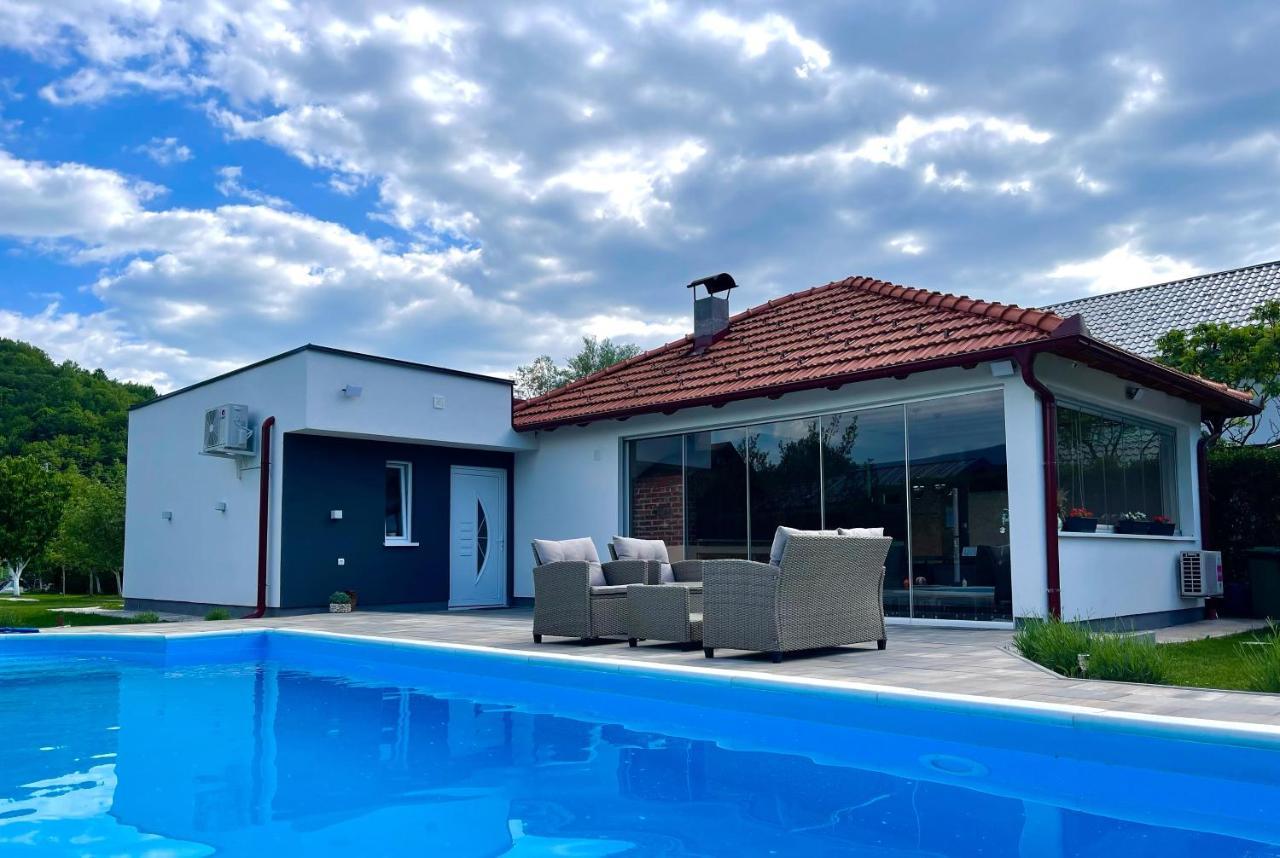 Crystal Racic Villa Bihac Ngoại thất bức ảnh