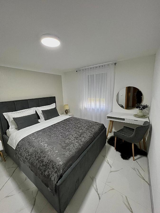 Crystal Racic Villa Bihac Ngoại thất bức ảnh